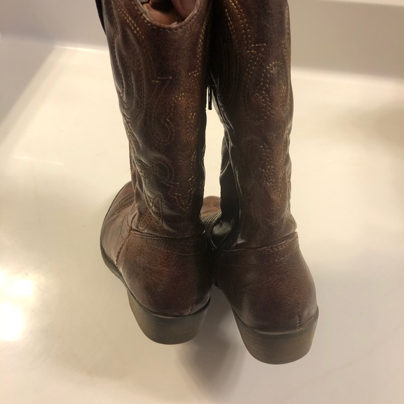 Girls Boot - Picture 4 of 5